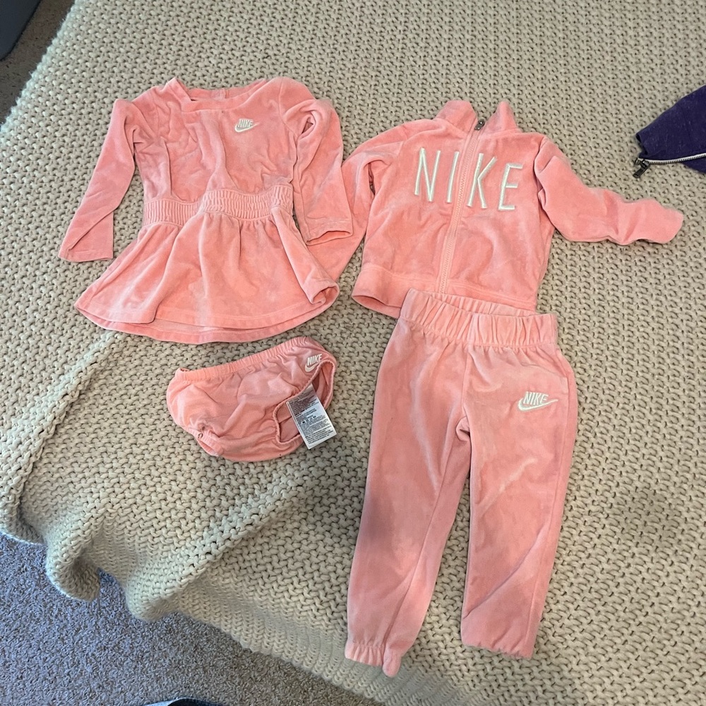 Nike girls 2T dress and sweat set